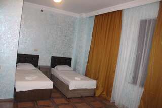 Отель Cozy Corner Hotel Батуми Двухместный номер Делюкс с 1 кроватью (для 2 взрослых и 1 ребенка)-14