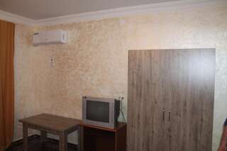 Отель Cozy Corner Hotel Батуми Двухместный номер Делюкс с 1 кроватью (для 2 взрослых и 1 ребенка)-20