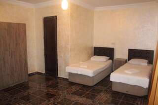 Отель Cozy Corner Hotel Батуми Двухместный номер Делюкс с 1 кроватью (для 2 взрослых и 1 ребенка)-39